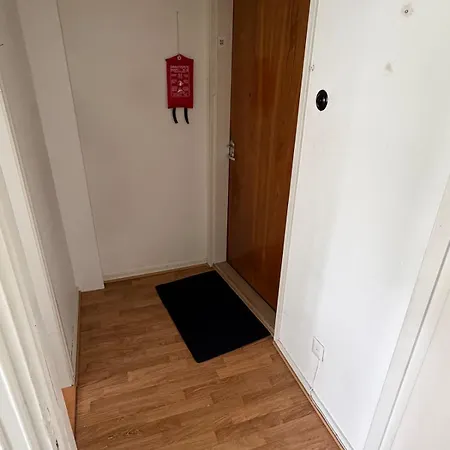 Entire Apartment Right Next To The Bus And Train Station Apartman