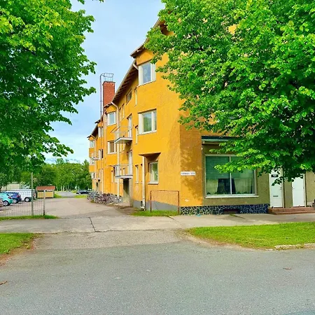 Entire Apartment Right Next To The Bus And Train Station * Kemi